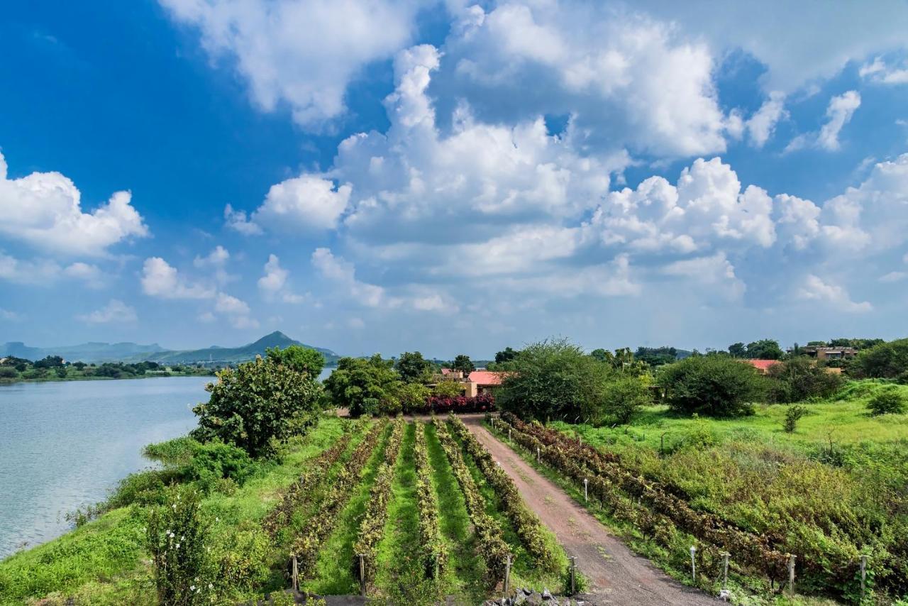 Saffronstays Rose Vineyard By The Lake, Нашик Екстериор снимка